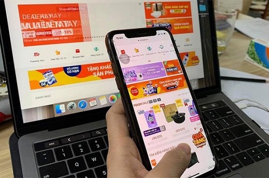 Bảo vệ người tiêu dùng trên không gian mạng