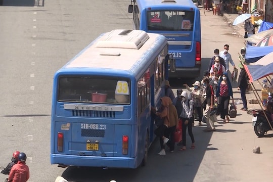 TP HCM: Xử lý nghiêm tình trạng xe dù, bến cóc để nhà xe quay lại bến xe Miền Đông mới