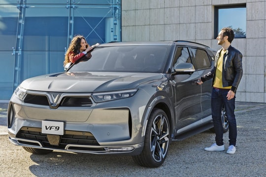 VinFast nhận đơn hàng bán hơn 2.500 xe VF 8 và VF 9 cho Autonomy