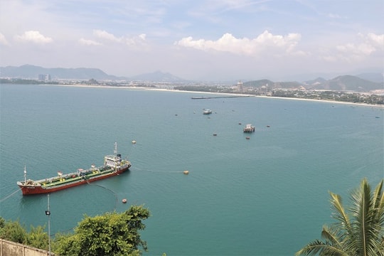 Động lực miền Trung nhìn từ cảng Liên Chiểu