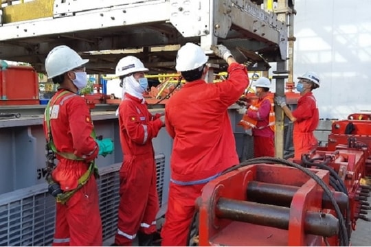 Doanh nghiệp và cổ phiếu ngành dầu khí: Một chu kỳ mới sắp bắt đầu