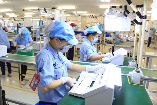 Chính phủ yêu cầu hỗ trợ lao động giảm sâu thu nhập và mất việc làm