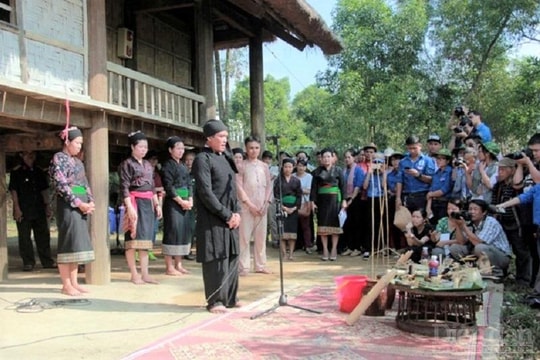 Người Ơ Đu đón Tết đến từ tiếng sấm đầu tiên trong năm