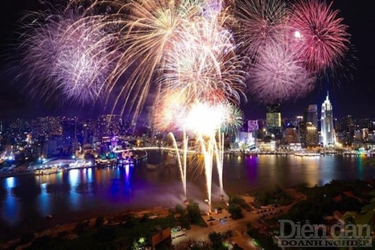 [CẢM XÚC XUÂN] Người dân TP.HCM nhộn nhịp đón xuân!