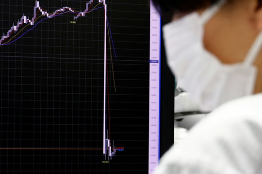 Khủng hoảng thanh khoản rình rập hệ thống tài chính toàn cầu