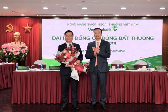 ĐHCĐ bất thường Vietcombank: Bầu bổ sung 1 Thành viên HĐQT, thông qua kế hoạch tăng vốn