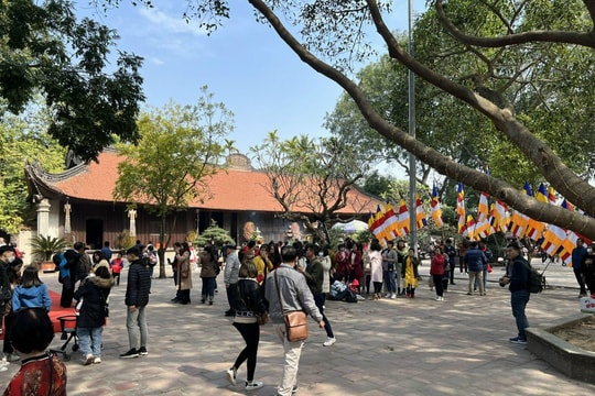 Du xuân đầu năm tại ngôi chùa nghìn năm tuổi