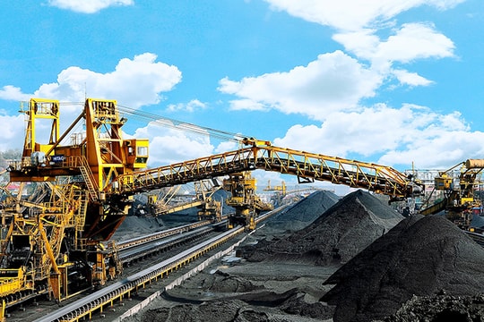 Nỗi lo thiếu than cho sản xuất điện hiện hữu