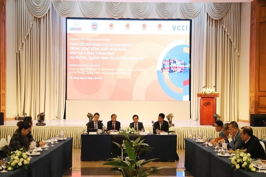 Tháo gỡ khó khăn cho doanh nghiệp xuất nhập khẩu 4 tỉnh trục cao tốc phía Đông