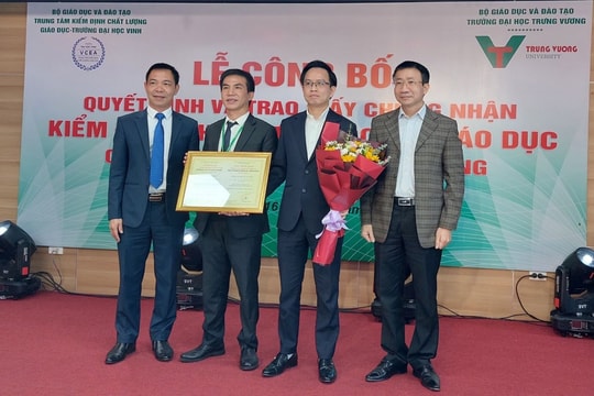 Trường Đại học Trưng Vương nhận Giấy chứng nhận Kiểm định chất lượng cơ sở giáo dục