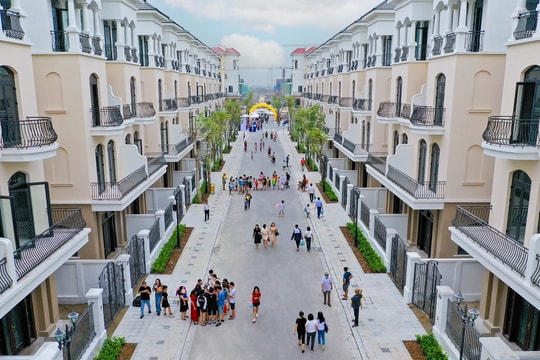 Đại đô thị biển Vinhomes hấp dẫn khách hàng nhờ tiến độ thi công ấn tượng