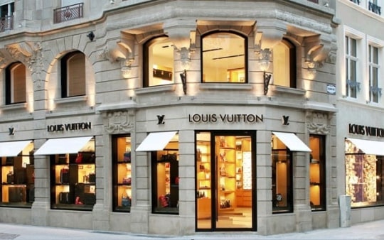 Louis Vuitton: Triển vọng tích cực năm 2023 với câu chuyện mở cửa của Trung Quốc