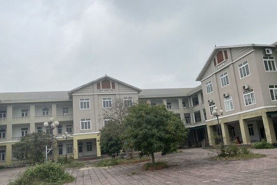 Nghệ An: Cơ quan công sở tiền tỷ có nguy cơ thành phế tích?