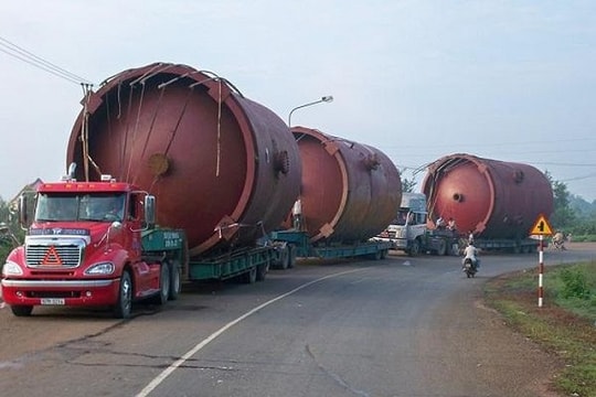 Kiến nghị “gỡ vướng” cấp phép lưu hành xe vận chuyển hàng siêu trường, siêu trọng