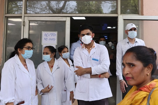 Virus SARS-CoV-2 lây lan, liệu có làn sóng dịch COVID-19 mới?