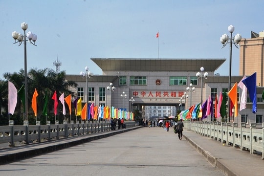 Dọn đường cho hàng chính ngạch vào Trung Quốc