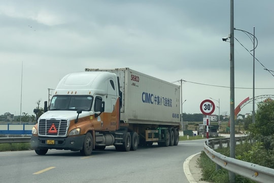 Vụ xe tải trọng lớn “oanh tạc” đường Nghệ An – Hà Tĩnh: Lắp đặt camera theo dõi 24/24h