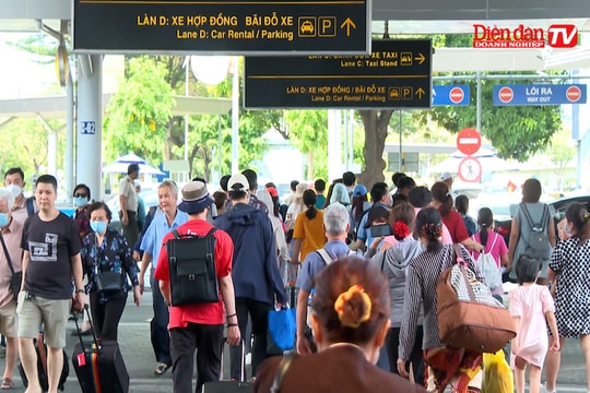 Cảng hàng không Tân Sơn Nhất: Chủ động các phương án để giảm ùn ứ