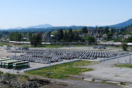 Lô xe VinFast VF 8 đầu tiên cập cảng Canada - sẵn sàng bàn giao từ tháng 6/2023