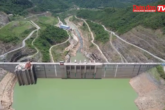 Hồ thủy điện Bản Vẽ lớn nhất Bắc Trung Bộ cạn kỷ lục
