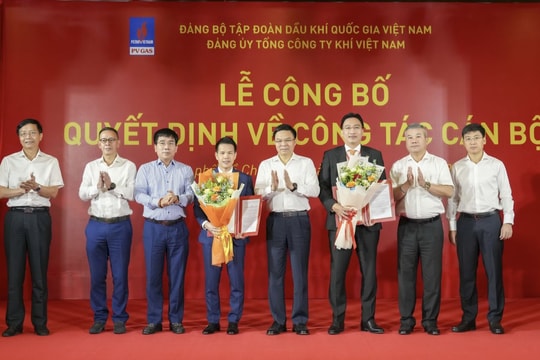 PV GAS công bố và trao quyết định về công tác cán bộ cấp cao