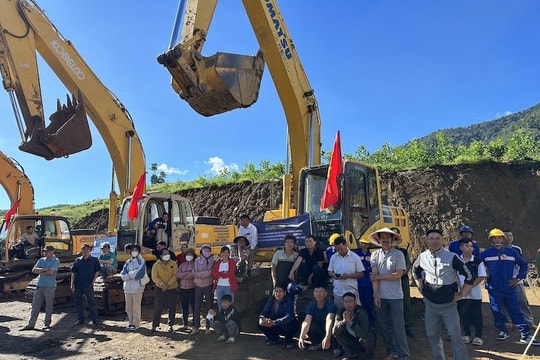 Thủ tướng Phạm Minh Chính bấm nút khởi công 3 dự án trọng điểm phía Nam