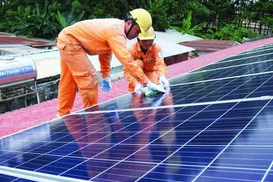 Đừng “cứng nhắc” với điện áp mái nhà máy