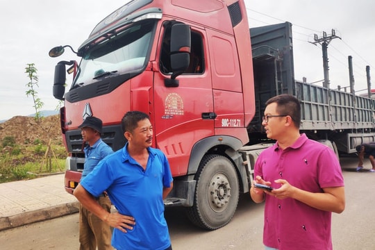 Nghệ An: Hàng trăm xe tải bị tắc do người dân chặn đường vào cảng