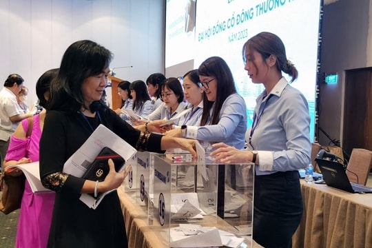 Vừa nhậm chức, tân Chủ tịch Eximbank đã bị nhóm cổ đông đòi rút tên khỏi HĐQT