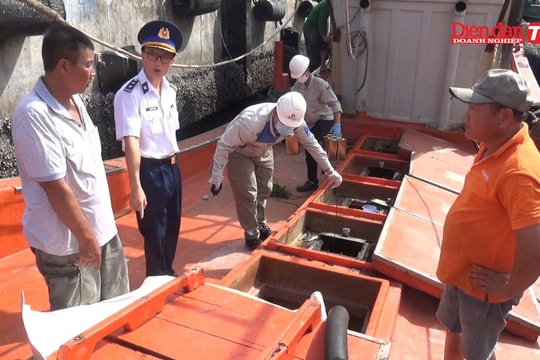 Cảnh sát biển liên tiếp bắt giữ tàu cá chở dầu D.O không rõ nguồn gốc