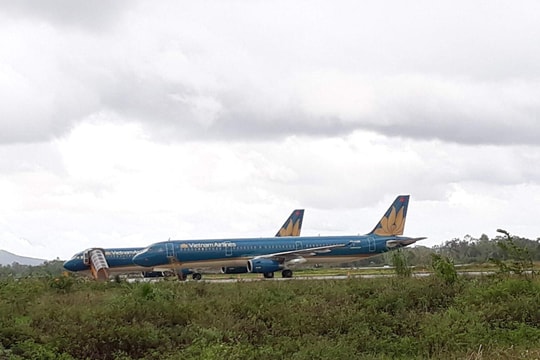 Nghệ An: Sân bay Vinh gặp sự cố, hàng chục chuyến bay phải tạm hoãn