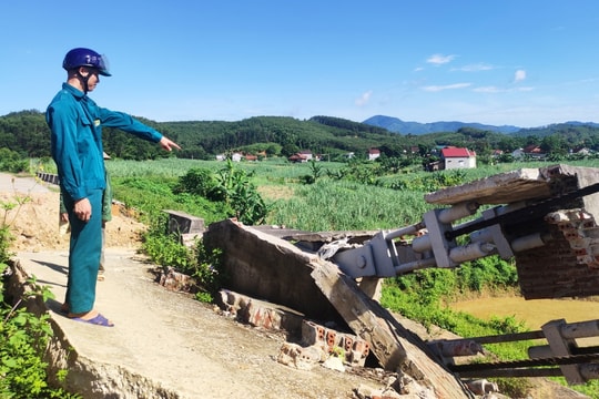 Nghệ An: Sạt lở chân cầu, chính quyền “bế tắc”… chờ vốn?