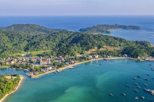 Khám phá Cô Tô giữa biển khơi