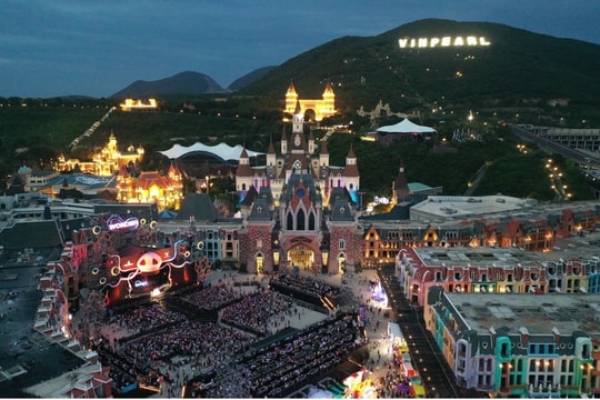 Những con số ấn tượng cùng khoảnh khắc bùng nổ tại siêu đại nhạc hội 8Wonder