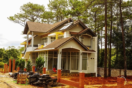 Yêu cầu xử lý hàng trăm lô biệt thự không qua đấu giá tại Măng Đen