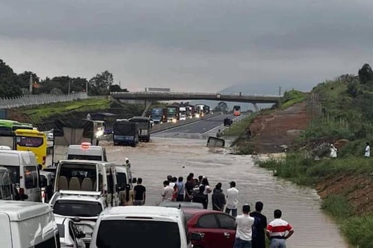 Vì sao cao tốc Dầu Giây – Phan Thiết bị ngập sau mưa?