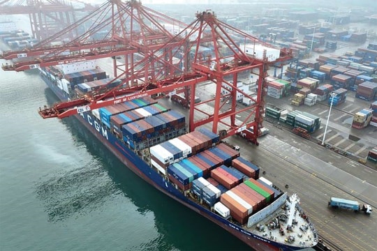 Cước vận tải biển giảm - “kẻ cười, người khóc”
