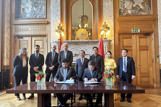 TP.HCM hợp tác với TP Rotterdam – Hà Lan, ứng phó biến đổi khí hậu