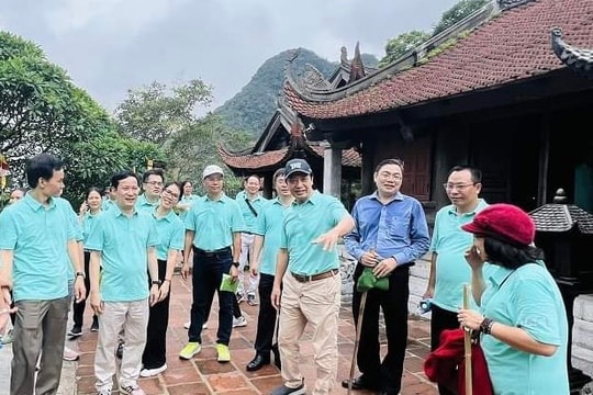 Lãnh đạo VCCI dâng hương tại Khu di tích lịch sử và danh lam thắng cảnh Yên Tử