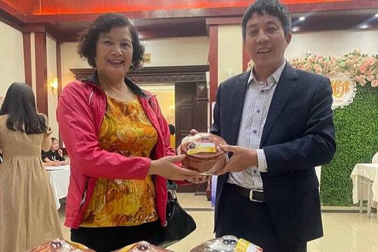 Khởi nghiệp thành công với nghề nuôi cá chạch đồng