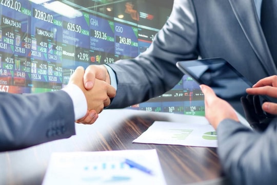 Vì sao các quỹ chủ động vào ròng tại Việt Nam?