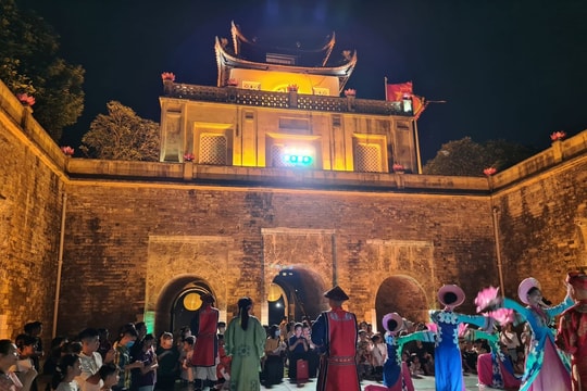 Hà Nội cần khai thác hiệu quả tiềm năng du lịch đêm