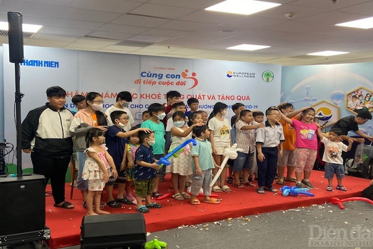 TP.HCM: Chia sẻ yêu thương với những hoàn cảnh mồ côi vì Covid-19