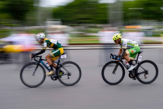 Hơn 500 vận động viên tham gia giải đua xe đạp Hà Nội mở rộng