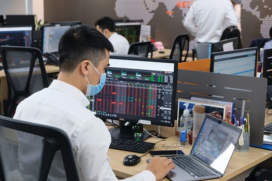 Tránh mạo hiểm đầu tư cổ phiếu