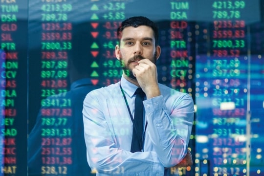 Khối ngoại bán ròng, chứng khoán vẫn chờ "mưa rào" cuối thu?