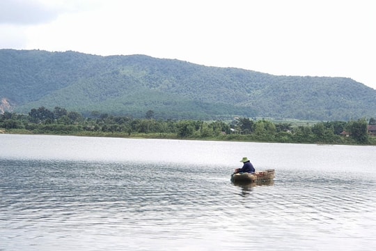 Tây Nguyên: Đẩy mạnh khai thác phát triển du lịch lòng hồ