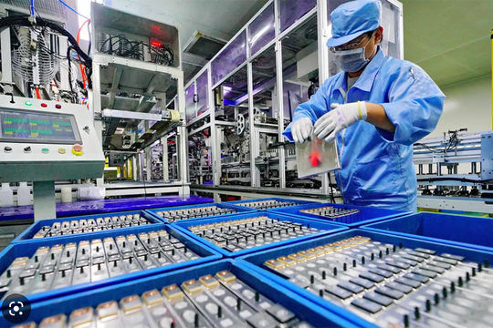 "Bước đi" mới của EU trong chuyển đổi xanh, giảm phụ thuộc Trung Quốc