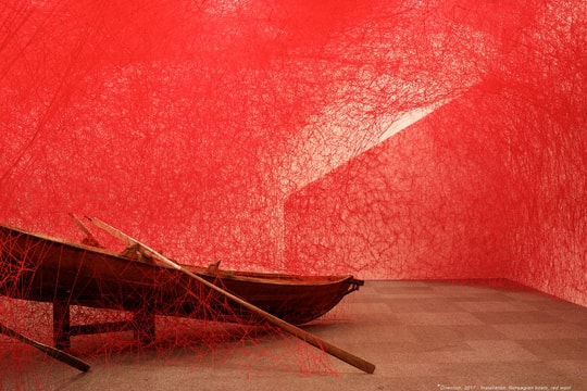 Mở cửa triển lãm sắp đặt ‘thủy triều cảm xúc” của nghệ sĩ Chiharu Shiota tại Việt Nam