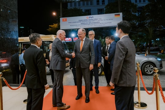 Phái đoàn Bang Lower Saxony (Đức) đến thăm và làm việc tại PVI